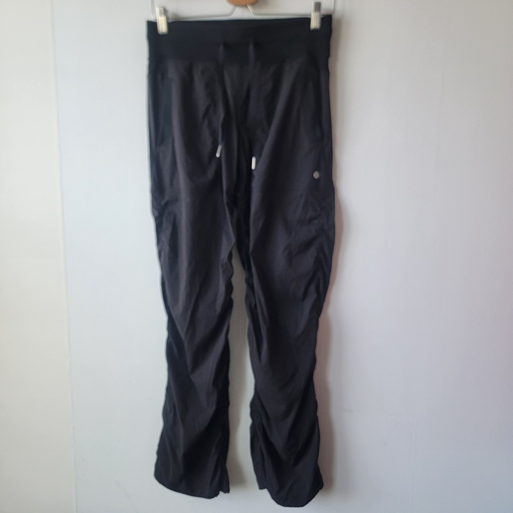 lululemon women's Dance Studio Mid-Rise Pants sz 6R Classic fit pockets